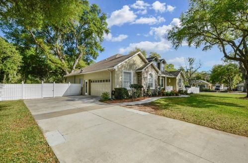 2003 Hoof Print Ln, Lakeland, FL 33811-4025
