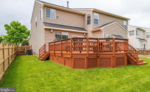 167 Alpine Dr, Leesburg VA 20175-6172 exterior