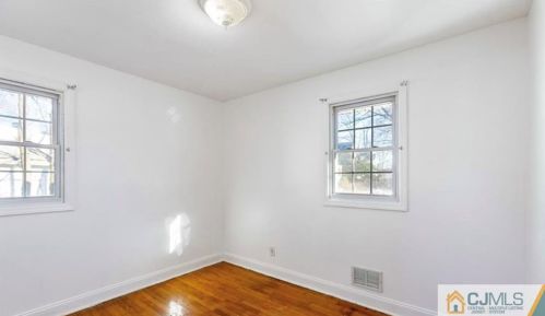 511 Center St, Piscataway NJ  08854-1462 exterior
