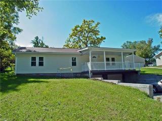 2836 Eldersville Rd, Follansbee, WV 26037-1018