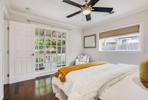 1009 Marsh Rd, Redwood City CA  94063-4431 exterior