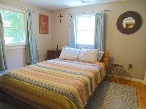 14 Montfort Woods Rd, New Hamburg NY  12590-3510 exterior