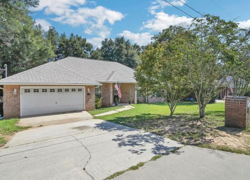 6557 Yellow Hill Dr, Milton, FL 32583-7606