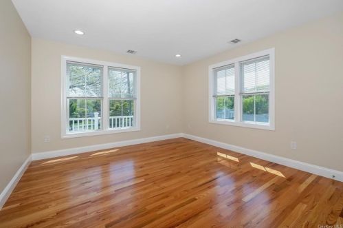 3 Stratford Rd, New Rochelle NY  10804-2519 exterior