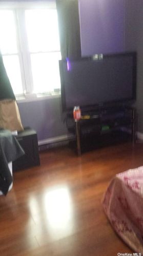 395 Oakland Ave, Central Islip NY  11722-2013 exterior