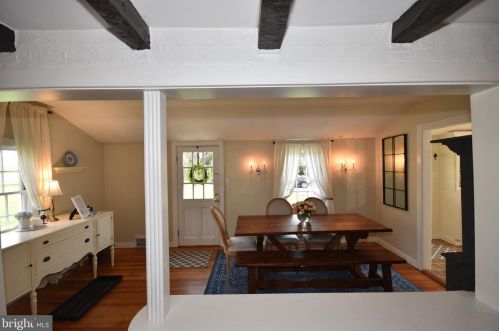 6745 Fayette St, Haymarket VA  20169-2916 exterior