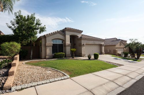 833 Locust Dr, Chandler, AZ 85248-4350