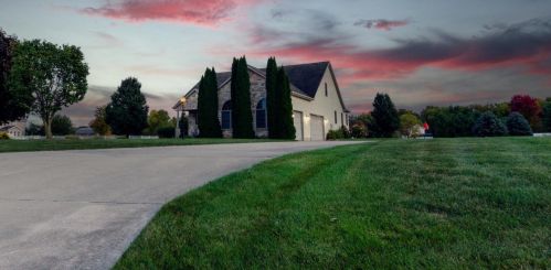 142 Wind Whistle Dr, Valpo, IN 46383-7080