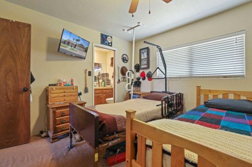 14822 Pueblo Dr, Manteca CA  95336-2550 exterior