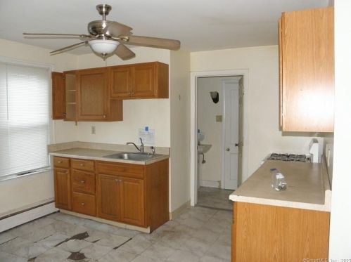 42 Terrace Ave, United States Coast Guard Ac CT  06320-5831 exterior