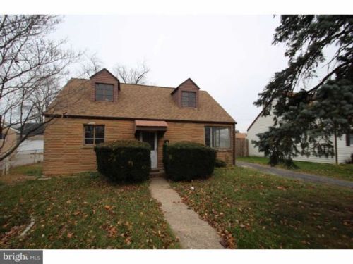 214 Bullens Ln, Woodlyn, PA 19094-1906
