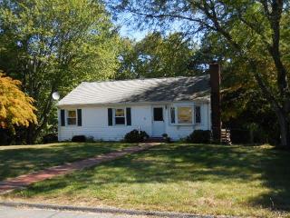 17 Ann St, Bridgeport, CT 06608-2702