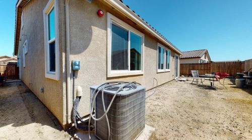 2479 Mountainside Dr, Los Banos CA  93635-8825 exterior