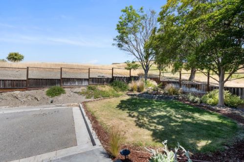 670 Esplanade Ln, San Jose CA 95138-1327 exterior