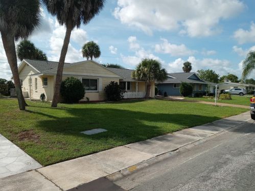 1005 Cherry Hills Dr, Ruskin, FL 33573-5457