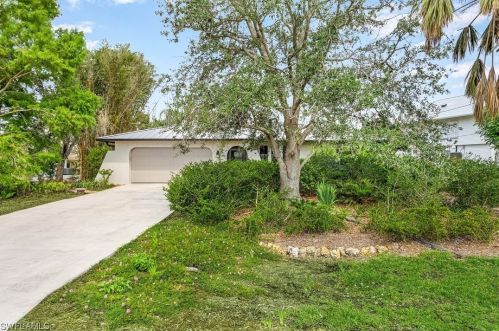 2724 8th Ave, Saint James City, FL 33956-2121