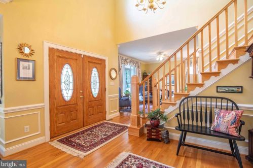 160 Manor Dr, Edinburg VA  22824-3579 exterior