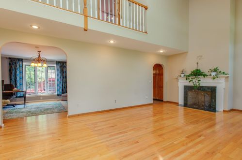 6 Birch Hill Rd, Salem NH  03079-3473 exterior