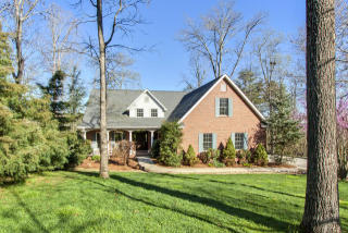 236 Chickasaw Ln, Loudon, TN 37774-2159