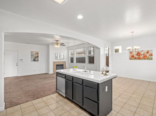 4478 Artemisa Dr, Fresno CA  93722-6450 exterior