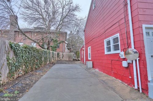 211 Basin St, Norristown, PA 19401-3841