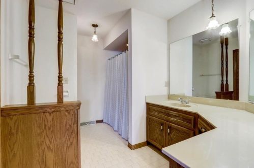 5339 Cambridge Ln, Milwaukee WI 53221-3237 exterior