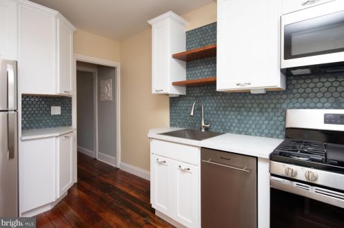 28 Manheim St, Philadelphia PA  19144-2943 exterior