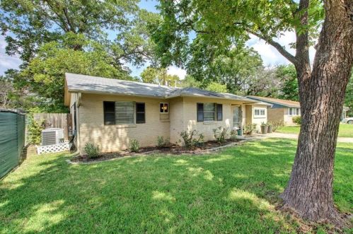 8302 Briarwood Ln, Austin TX  78757-7645 exterior