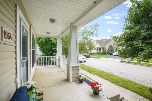 1964 Caplinger Dr, Darbydale, OH 43123-8108