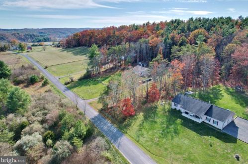 23 Bobby Ln, Edinburg VA  22824-2552 exterior