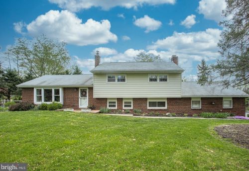 1242 Taylorsville Rd, Washington Crossing, PA 18977-1002