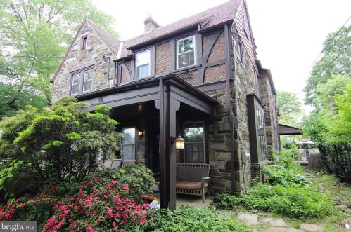 622 Malvern Rd, Ardmore, PA 19003-1819