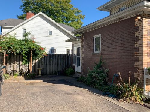 219 Coshocton Ave, Mount Vernon, OH 43050-2649