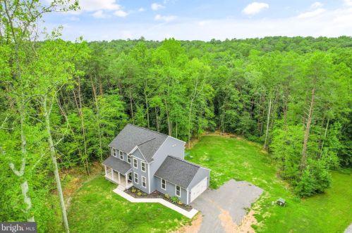 1077 Mountain View Rd, Fredericksburg VA  22406-4429 exterior