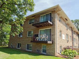 1045 Syndicate Ave, South Saint Paul MN  55075-3249 exterior