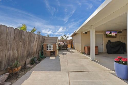 6148 San Juan Ct, Riverbank CA  95367-2742 exterior