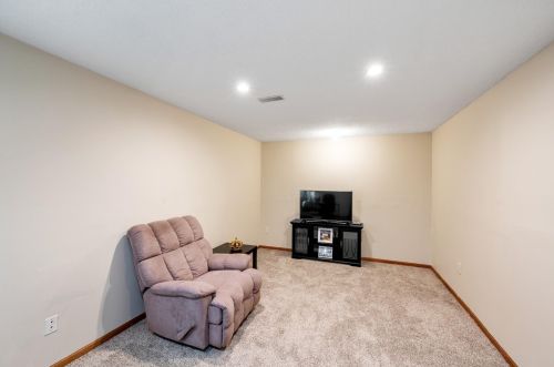 2319 Dupont Ave, Minneapolis MN 55411-2036 exterior