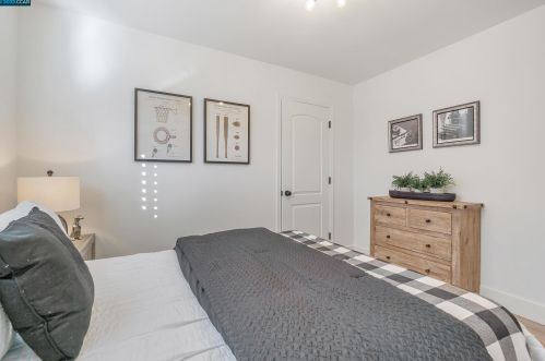 1177 Coad Ct, West Pittsburg CA  94565-6204 exterior