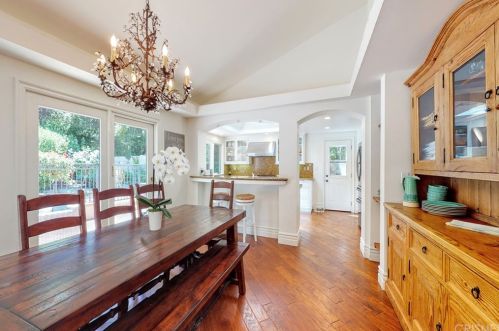 22926 Wrencrest Dr, Calabasas CA  91302-1866 exterior