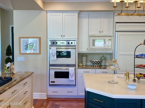 7422 Mystic Cyn Dr, Tucson AZ 85718-7805 exterior