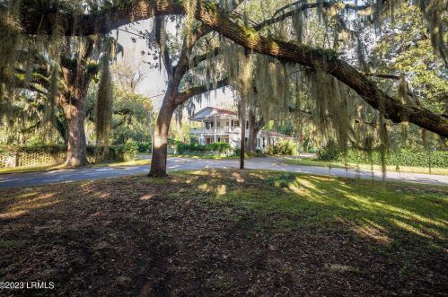 301 Laurens St, Beaufort, SC 29902-4727