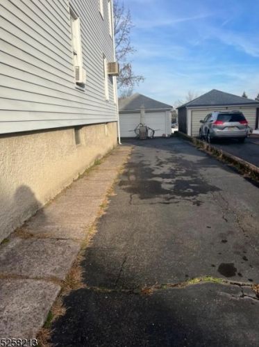 86 Struyk Ave, Paterson NJ  07508-2233 exterior