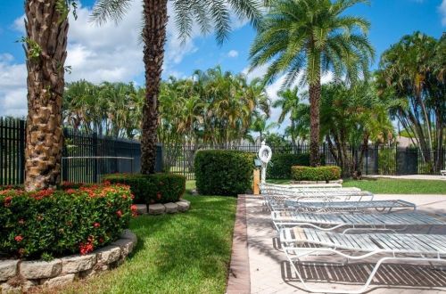 13115 Belhaven Ct, West Palm Beach FL  33414-3949 exterior