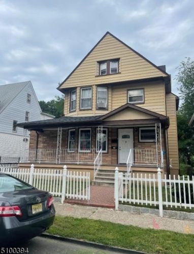 3 Hawthorne Pl, East Orange, NJ 07018-3329