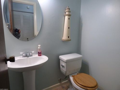 5 Meadow Rue Ct, Lehigh Acres FL  33936-7303 exterior