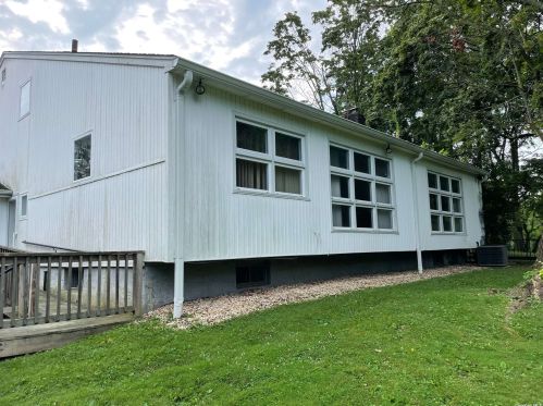 417 Shore Rd, Great Neck, NY 11024-2132