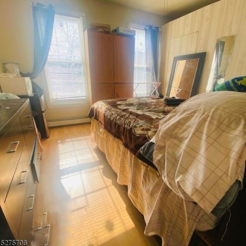 7 Garfield Ave, Paterson NJ  07506-2517 exterior