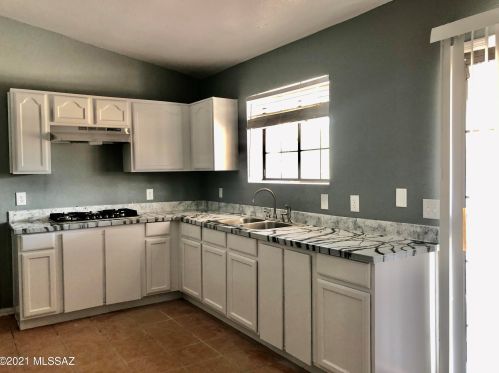 304 Costa Rica Ct, Nogales, AZ 85648-1912
