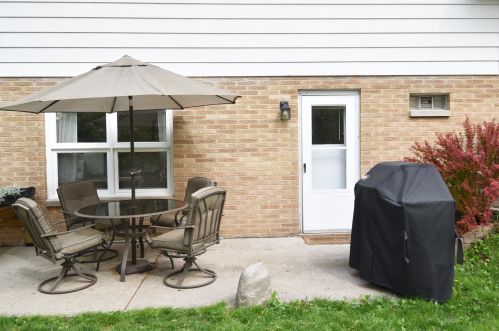 720 Sweetbriar Dr, Waukesha WI  53186-6717 exterior