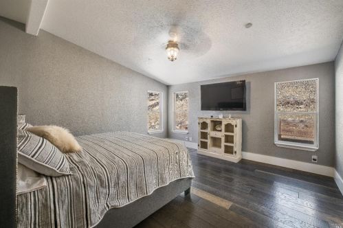 3198 Porter Crk Rd, Santa Rosa CA  95404-9664 exterior